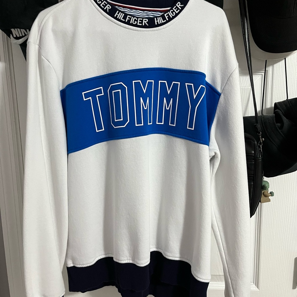 Tommy Hilfiger Size XL crewneck